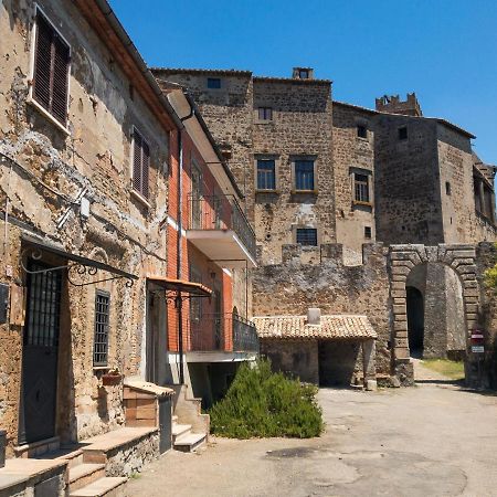 Casa Vacanze La Piazzetta Del Castello Montecalvello المظهر الخارجي الصورة