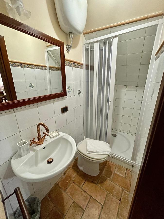 Casa Vacanze La Piazzetta Del Castello Montecalvello المظهر الخارجي الصورة